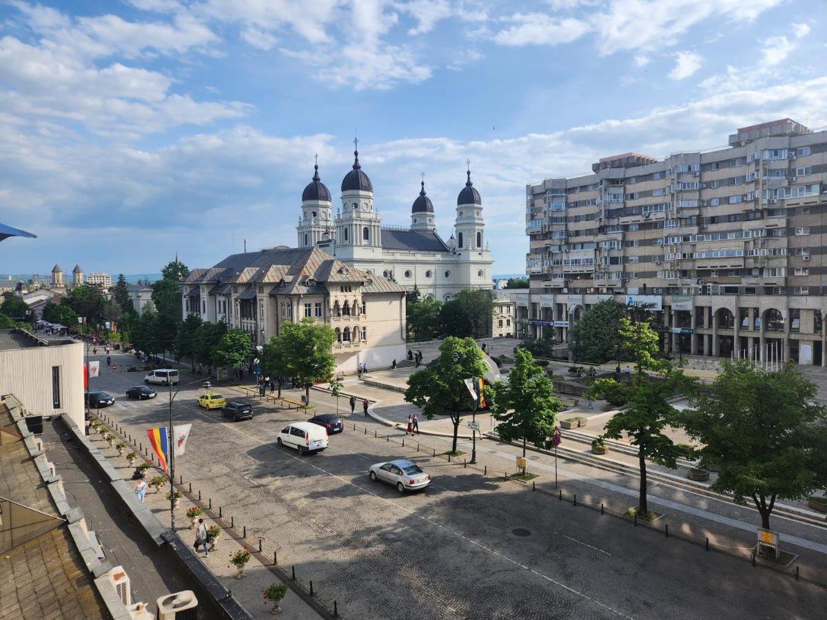 Stefan Cel Mare Boulevard Pedestrian Street Palas 雅西 外观 照片